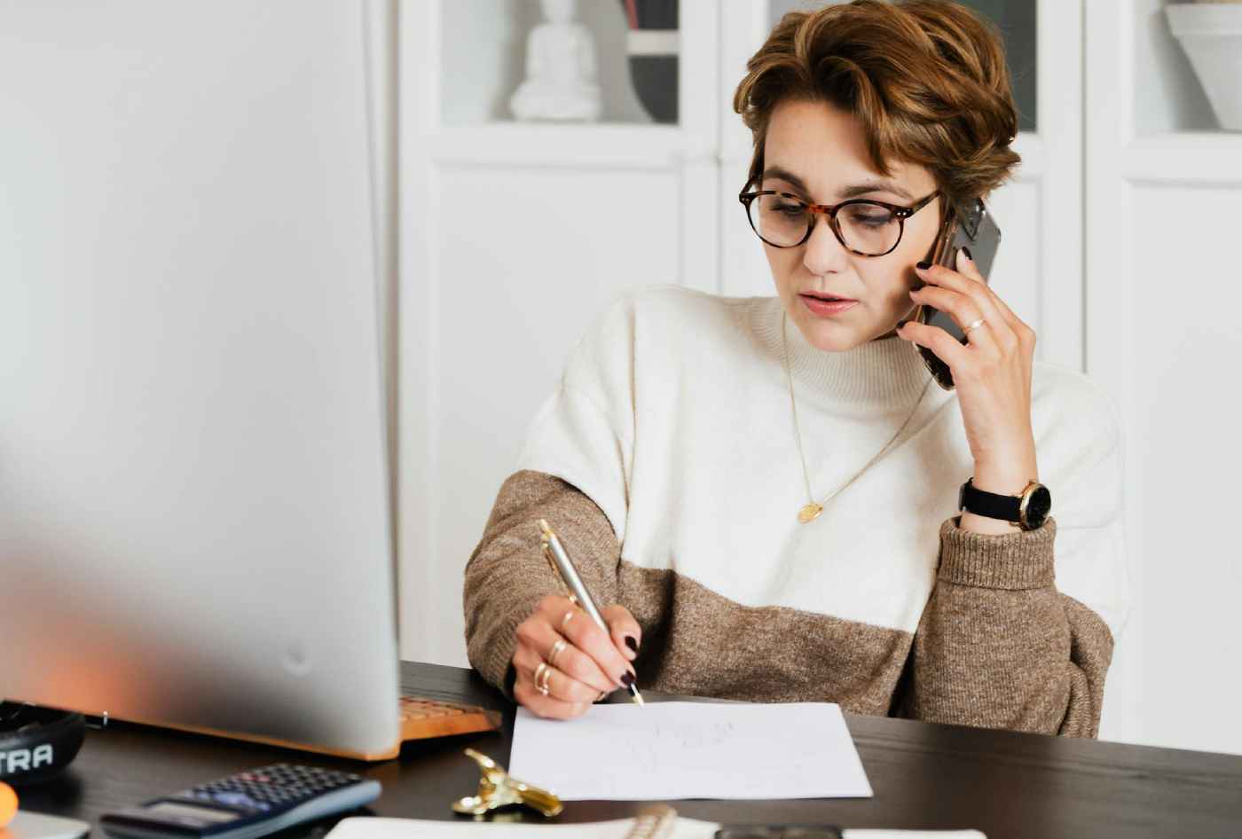 Therapist managing her succesful mental health practice